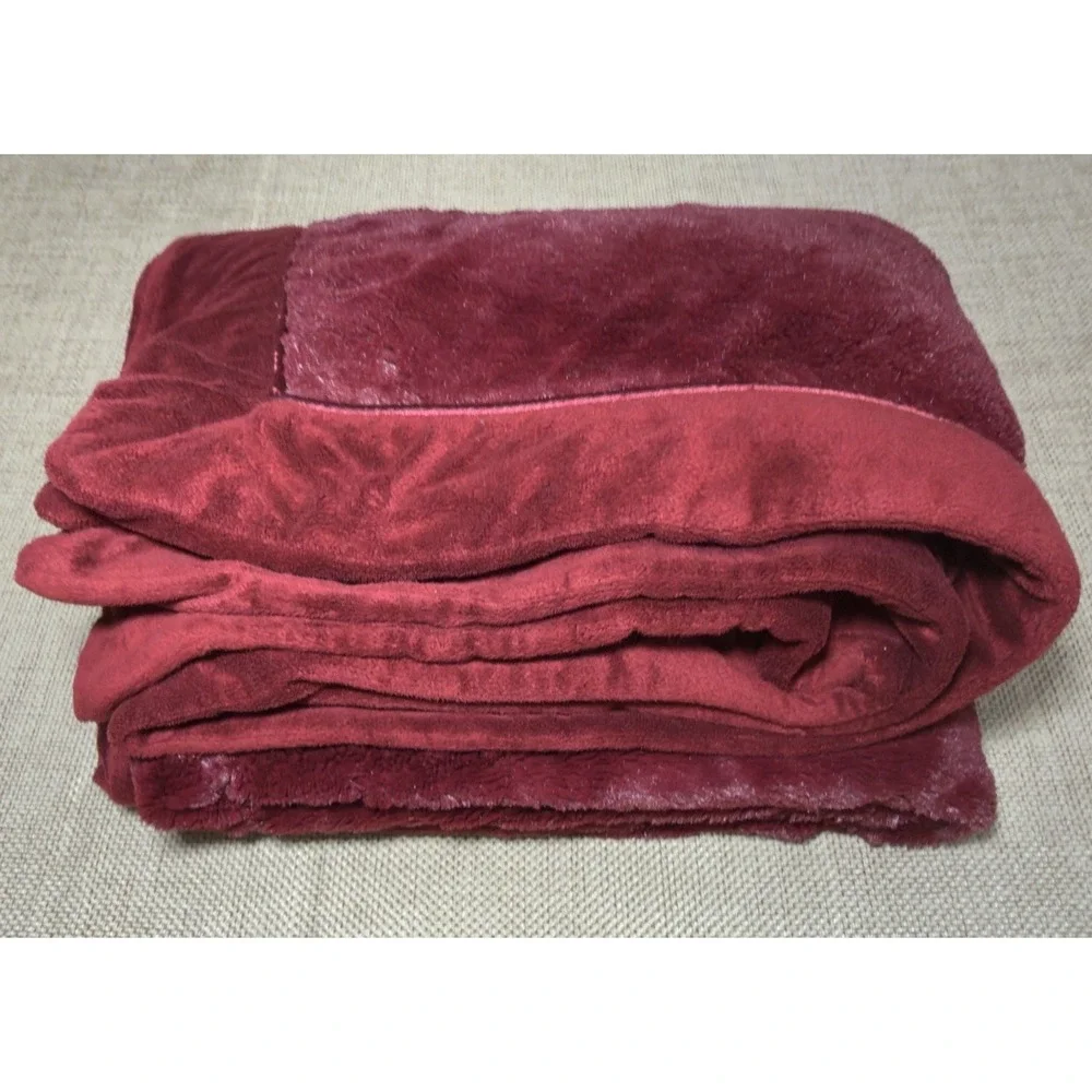 Restoration Hardware Throw Blanket‎ Red Cozy Plush Shiny 60x70